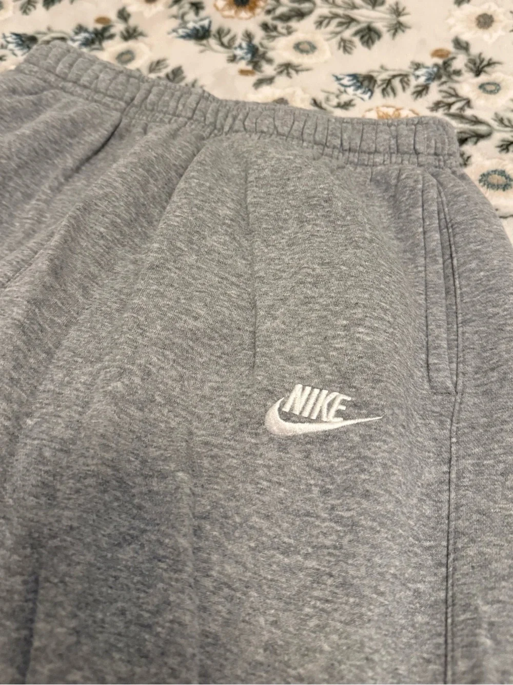 gray nike sweatpants
